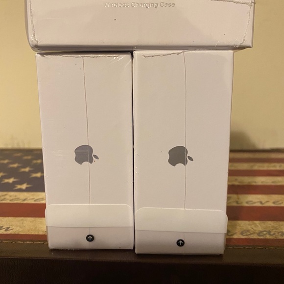 Apple AirPod Pro New - Picture 4 of 6